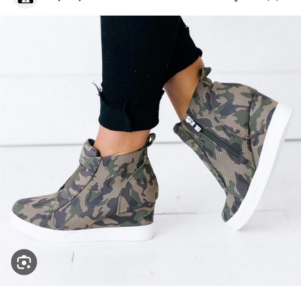 CCOCCI Camouflage High-Top Sneakers - Picture 2 of 11